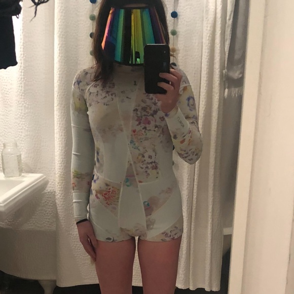 Cynthia Rowley wetsuit - large - Picture 6 of 7